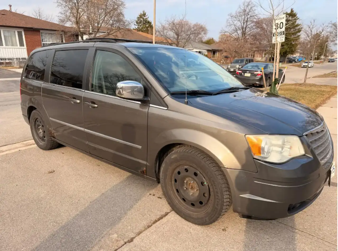 2010 Chrysler Town & Country