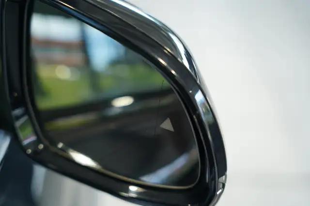 BMW X4 view 15