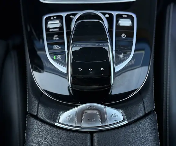 Mercedes-Benz E 220 d AMG Line/NIGHT PAKET/HEAD UP/MULTI BEAM/360 K... Ansicht 38
