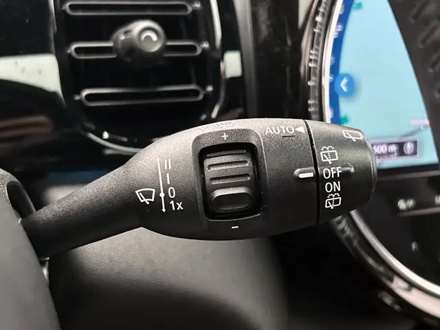 Mini Hatch view 18