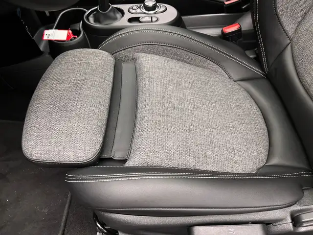 Mini Hatch view 13