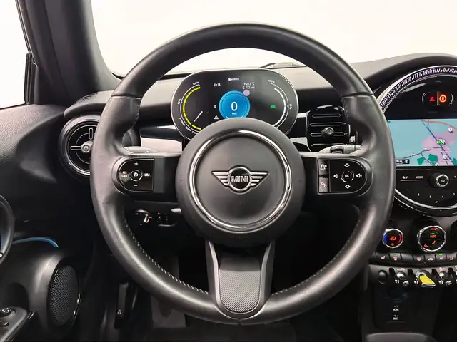 Mini Hatch view 27