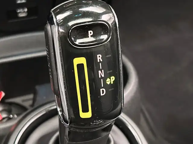 Mini Hatch view 24
