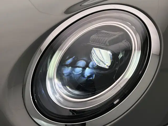 Mini Hatch view 26
