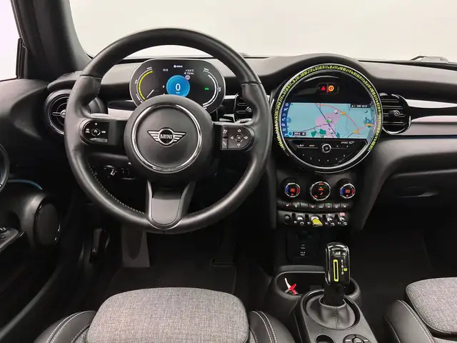 Mini Hatch view 21