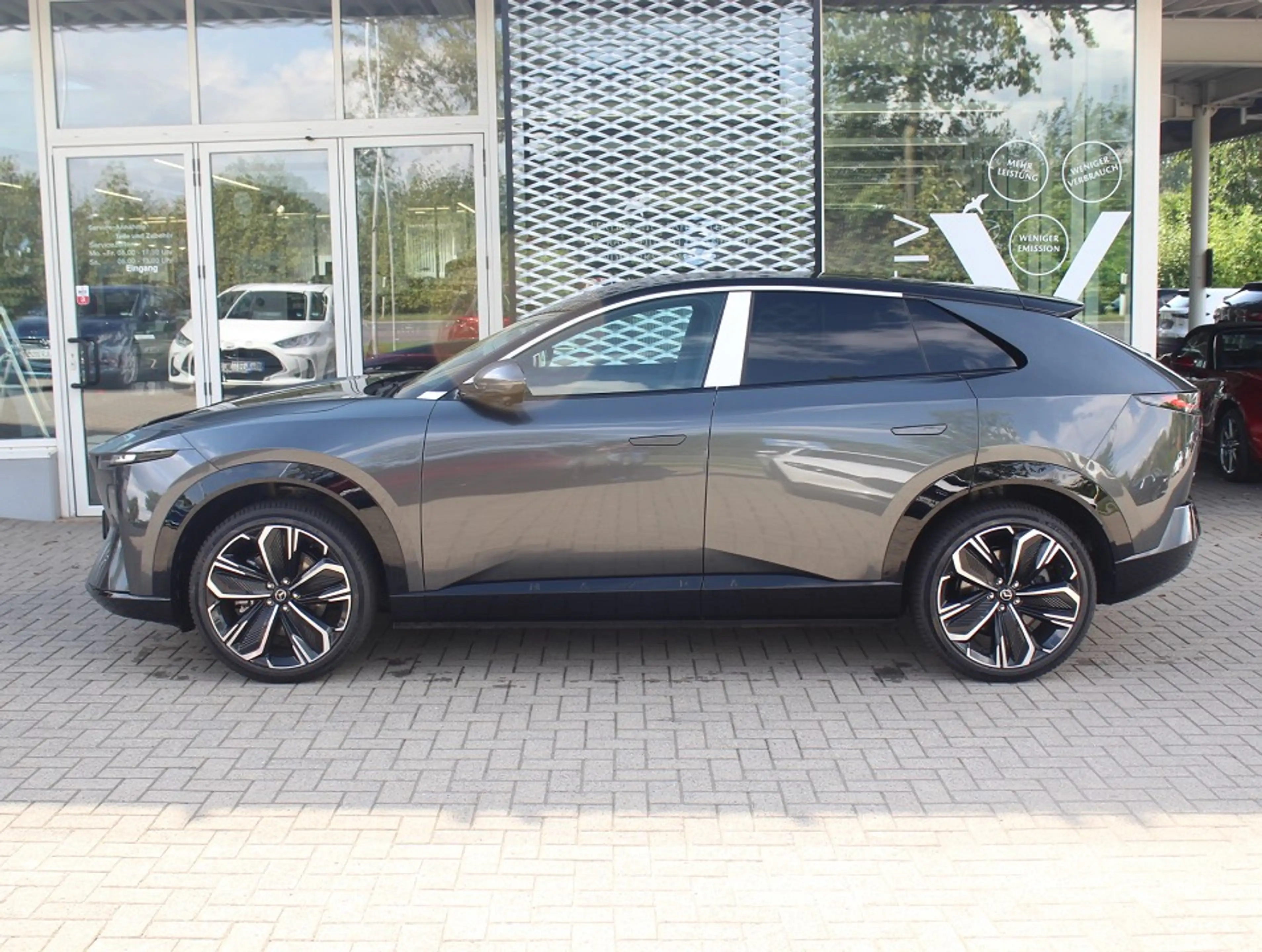 Mazda CX-6e EV-258 Takumi Plus DIGI. SPIEGEL 21" PANO — photo 2