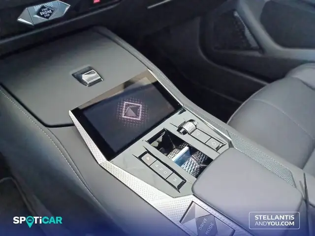 DS Automobiles DS 4 view 14