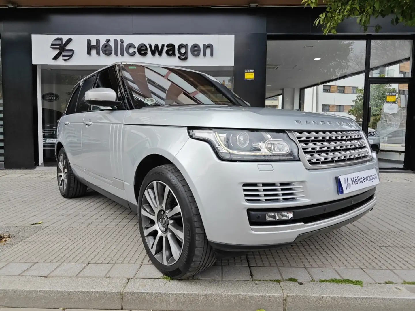 Land Rover Range Rover 4.4SDV8 Vogue Aut. Gris - 2