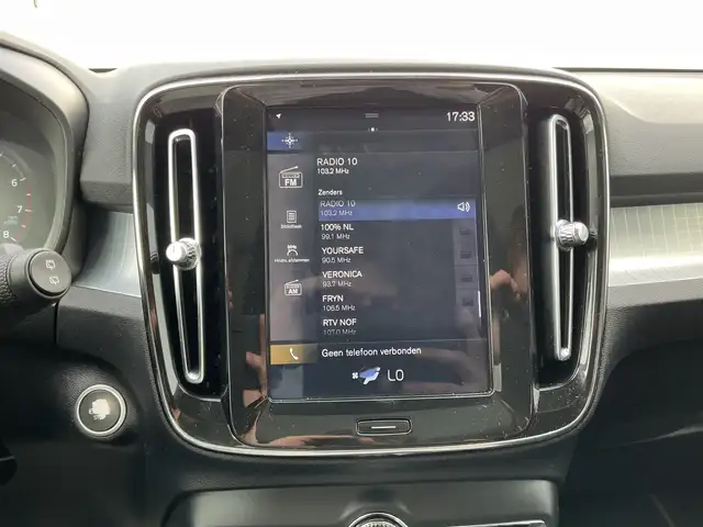 Volvo XC40 view 12