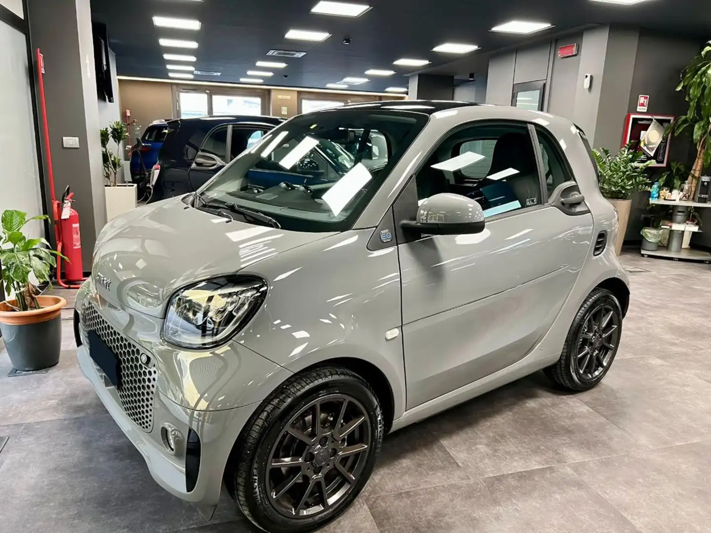 smart forTwo EQ Racingrey (22kW) Grau - 1