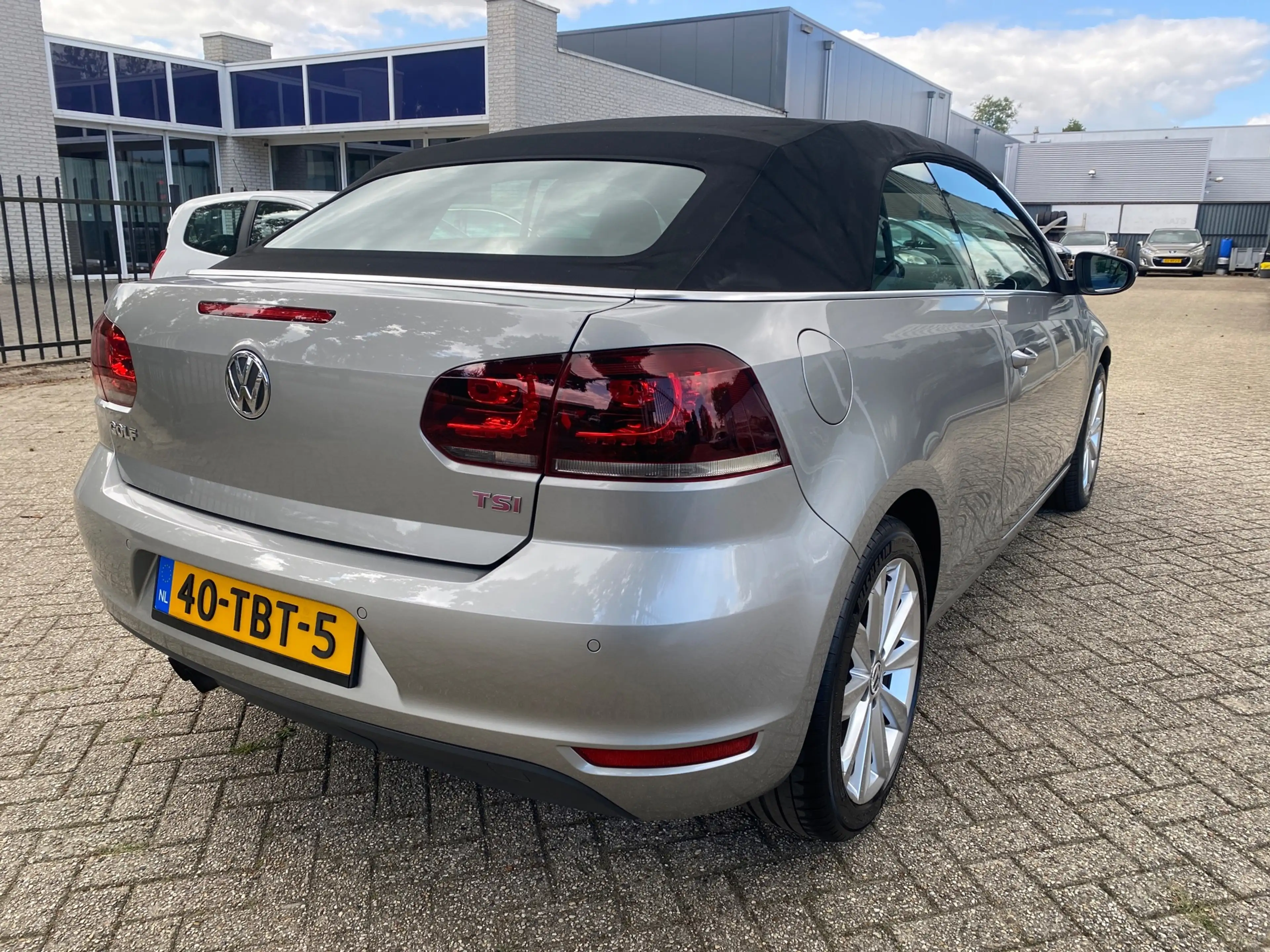 Volkswagen Golf Cabriolet 1.4 TSI HIGHLINE XENON CRUISE CAMERA LEER NAVI — photo 5