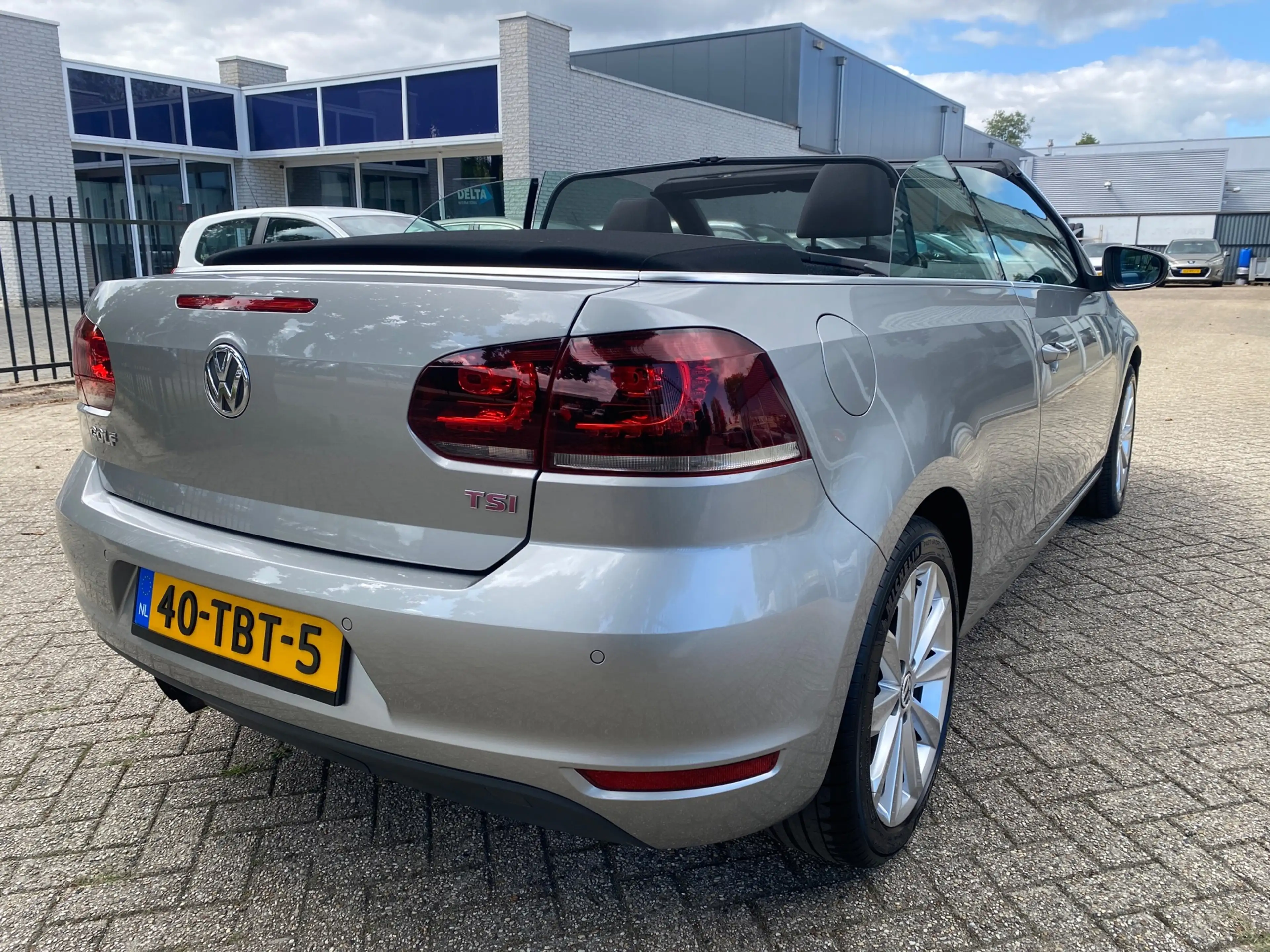 Volkswagen Golf Cabriolet 1.4 TSI HIGHLINE XENON CRUISE CAMERA LEER NAVI — photo 12