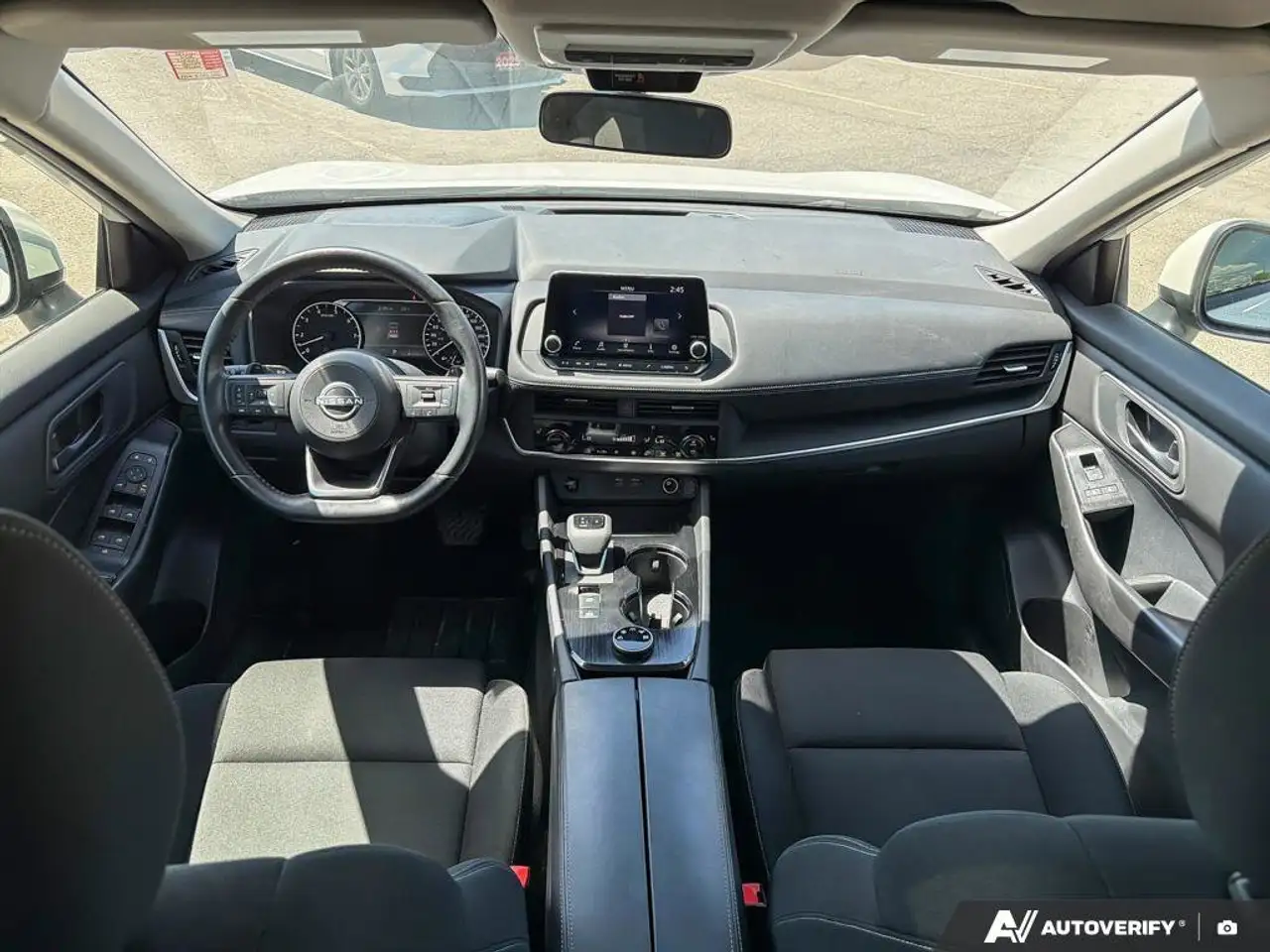 Nissan Rogue снимка Nissan Rogue