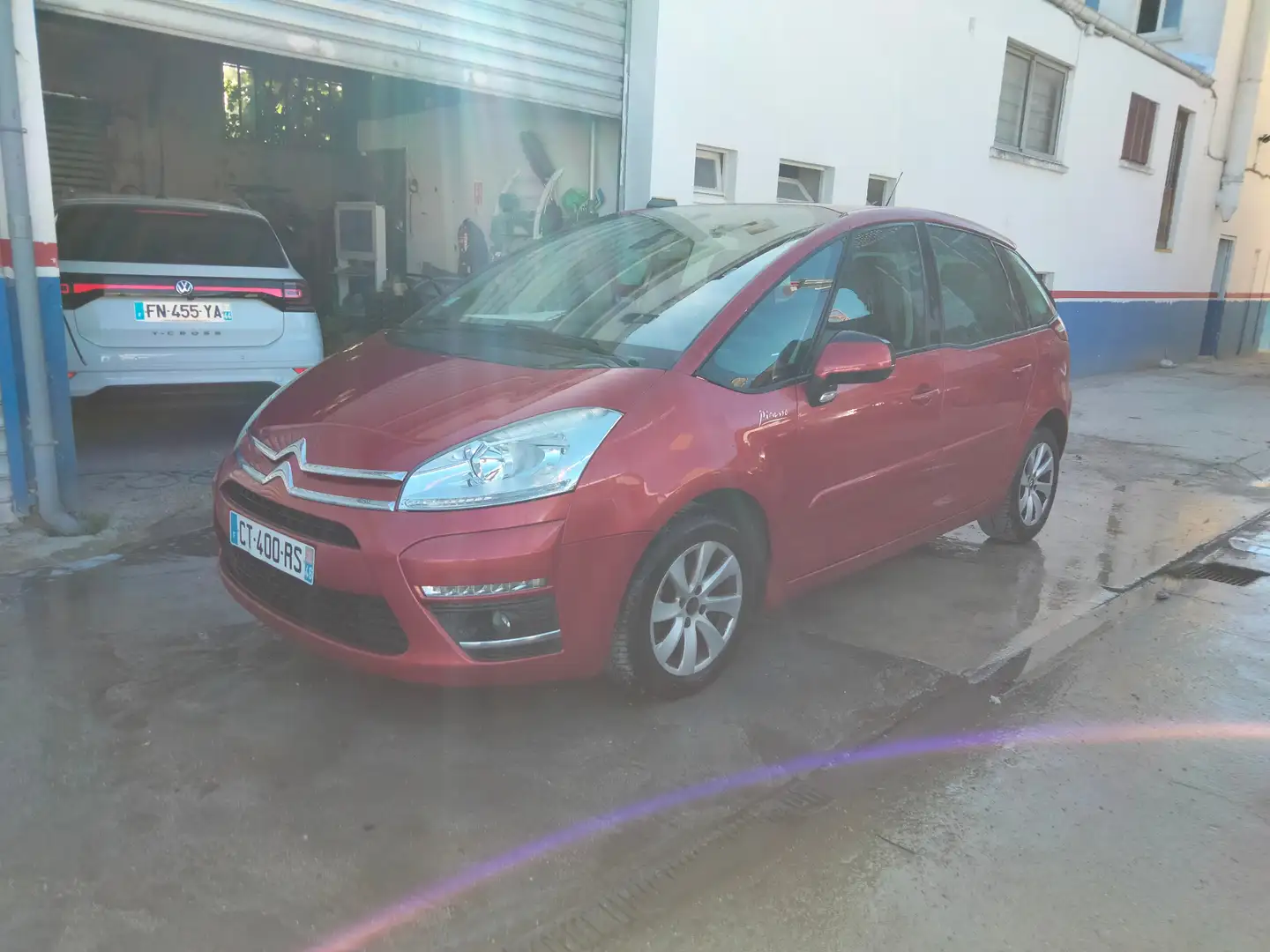 Citroen C4 Picasso HDi 110 FAP Exclusive Rouge - 2
