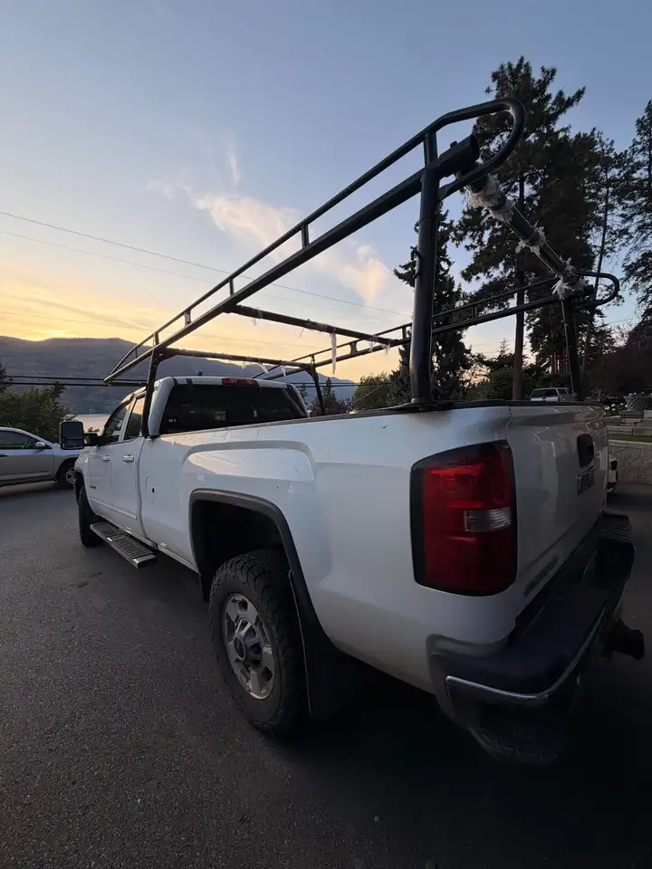 GMC Sierra 2500HD снимка GMC Sierra 2500HD