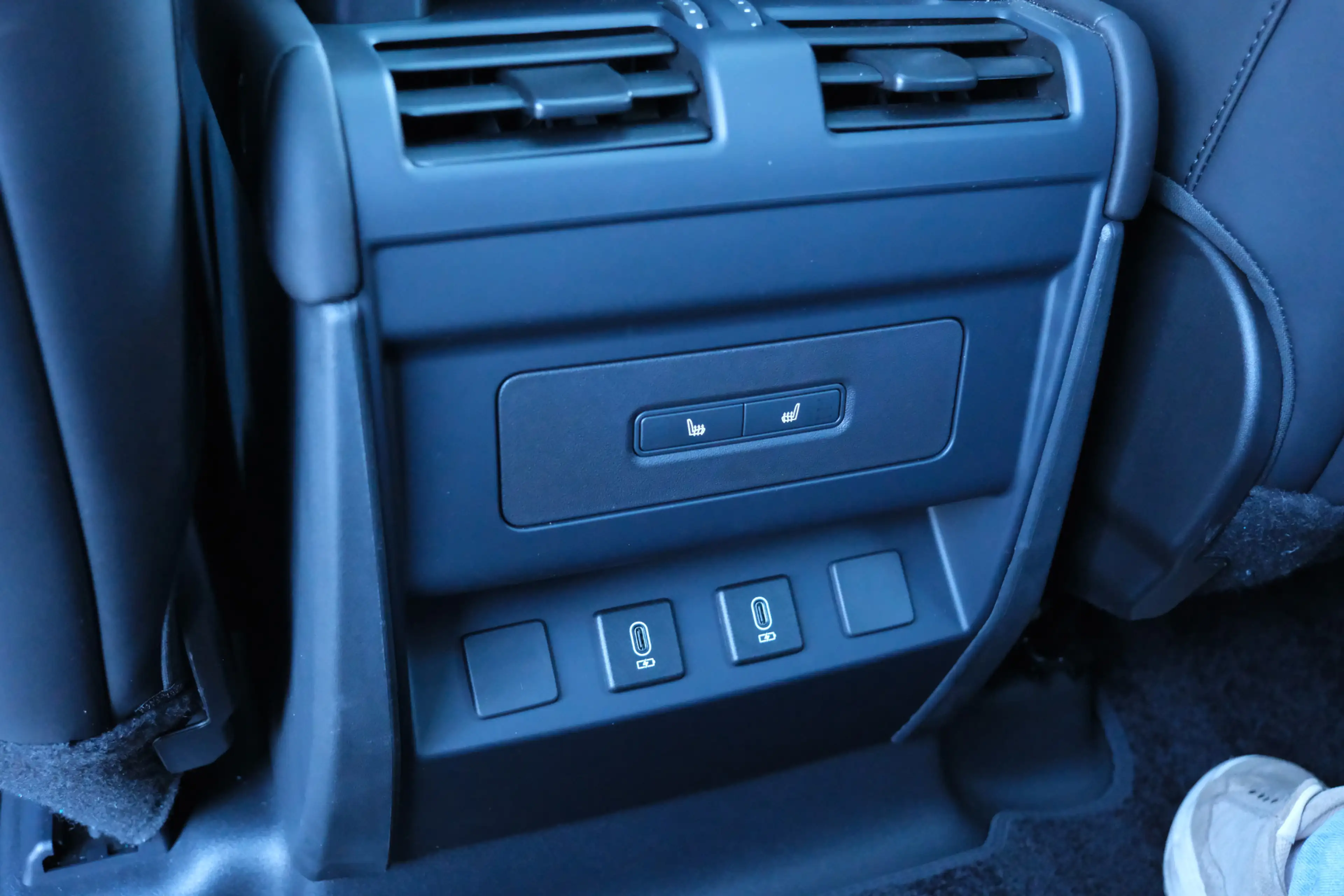 Land Rover Defender 110 P300e 110 X-Dynamic SE 5-Year Edition! | NP € — photo 22