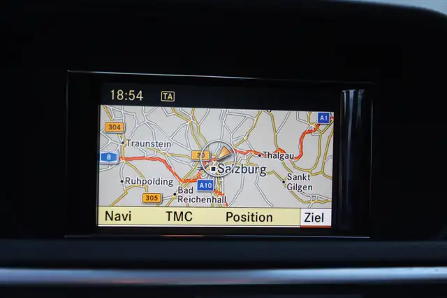 Mercedes-Benz 220 view 18