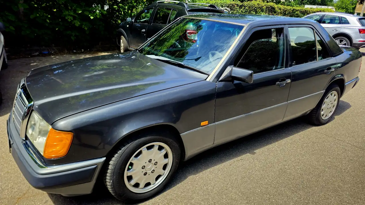 Mercedes-Benz E 200 (124), foto 10