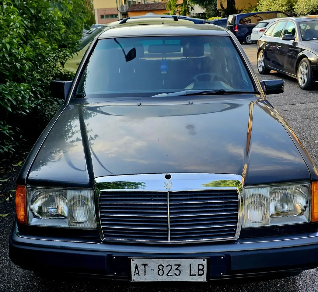 Mercedes-Benz E 200 (124), foto 11