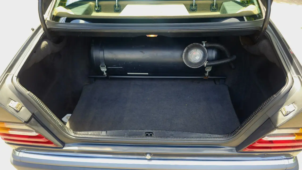 Mercedes-Benz E 200 (124), foto 5