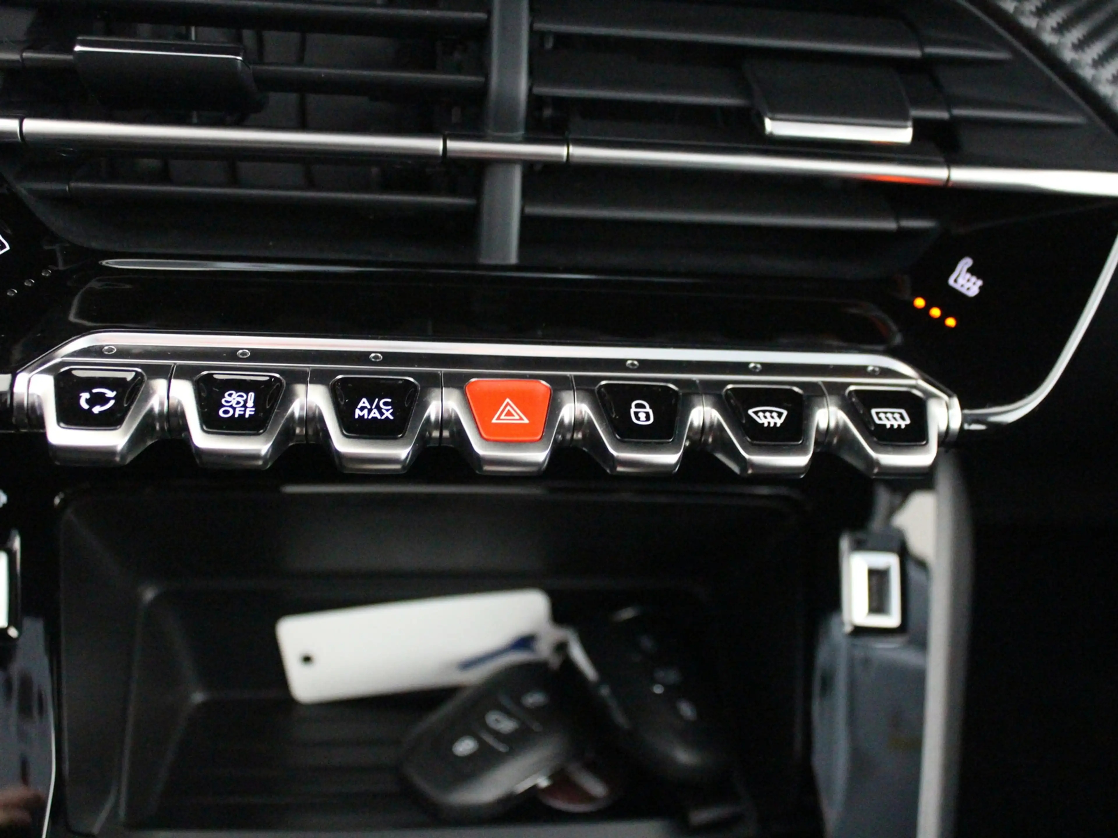 Peugeot e-208 EV Active Pack 50 kWh — photo 12
