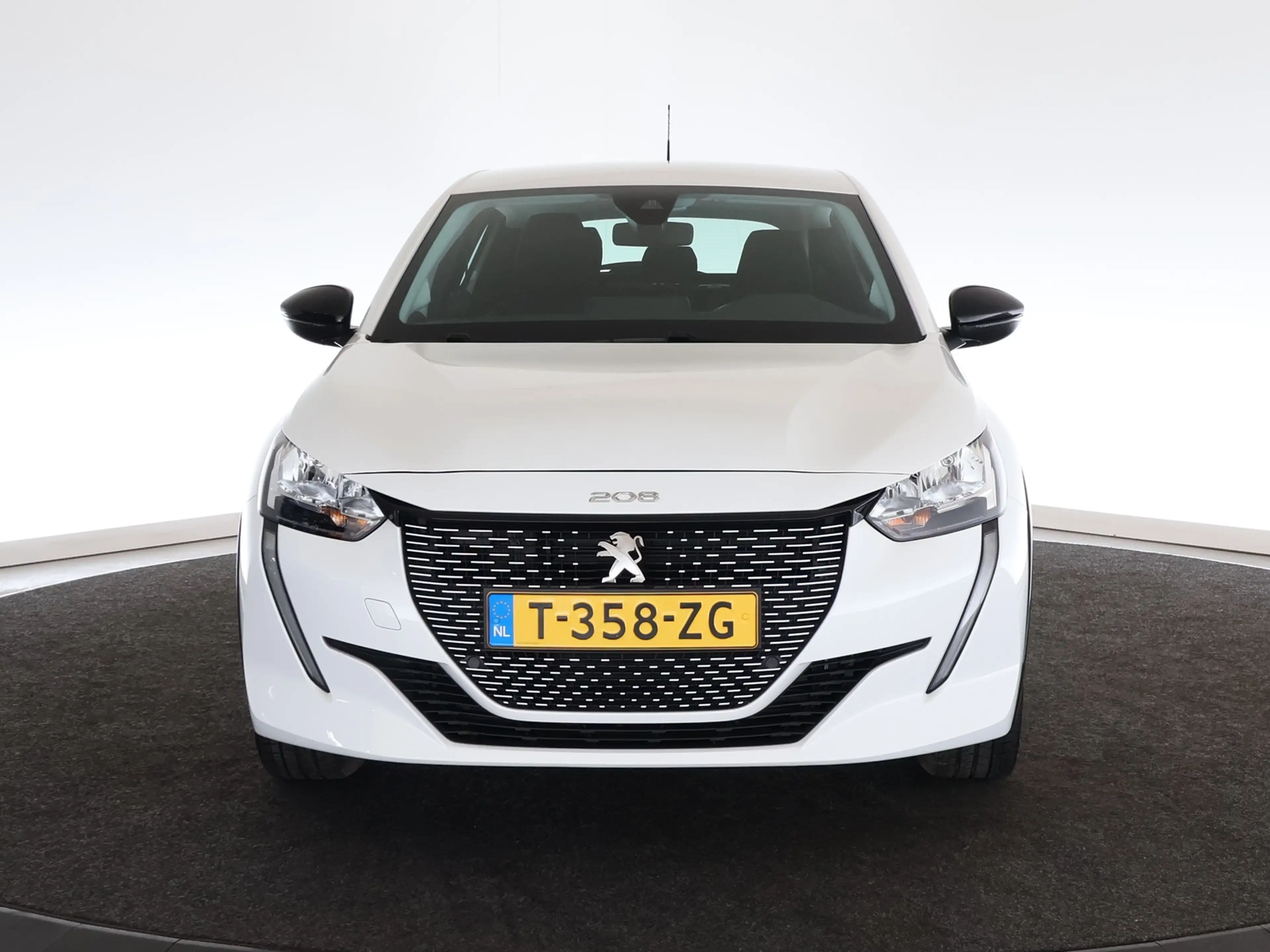 Peugeot e-208 EV Active Pack 50 kWh — photo 6