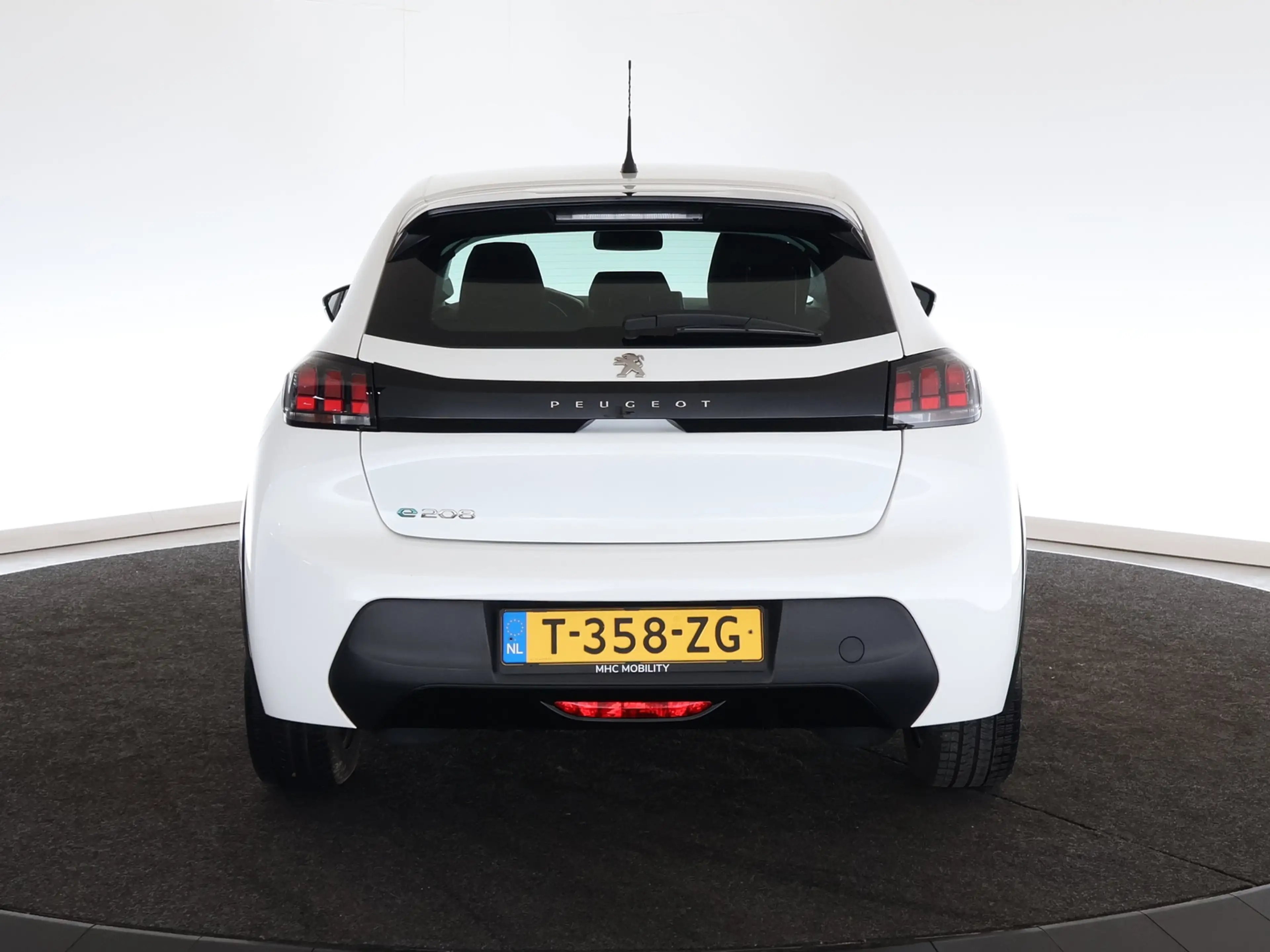 Peugeot e-208 EV Active Pack 50 kWh — photo 4