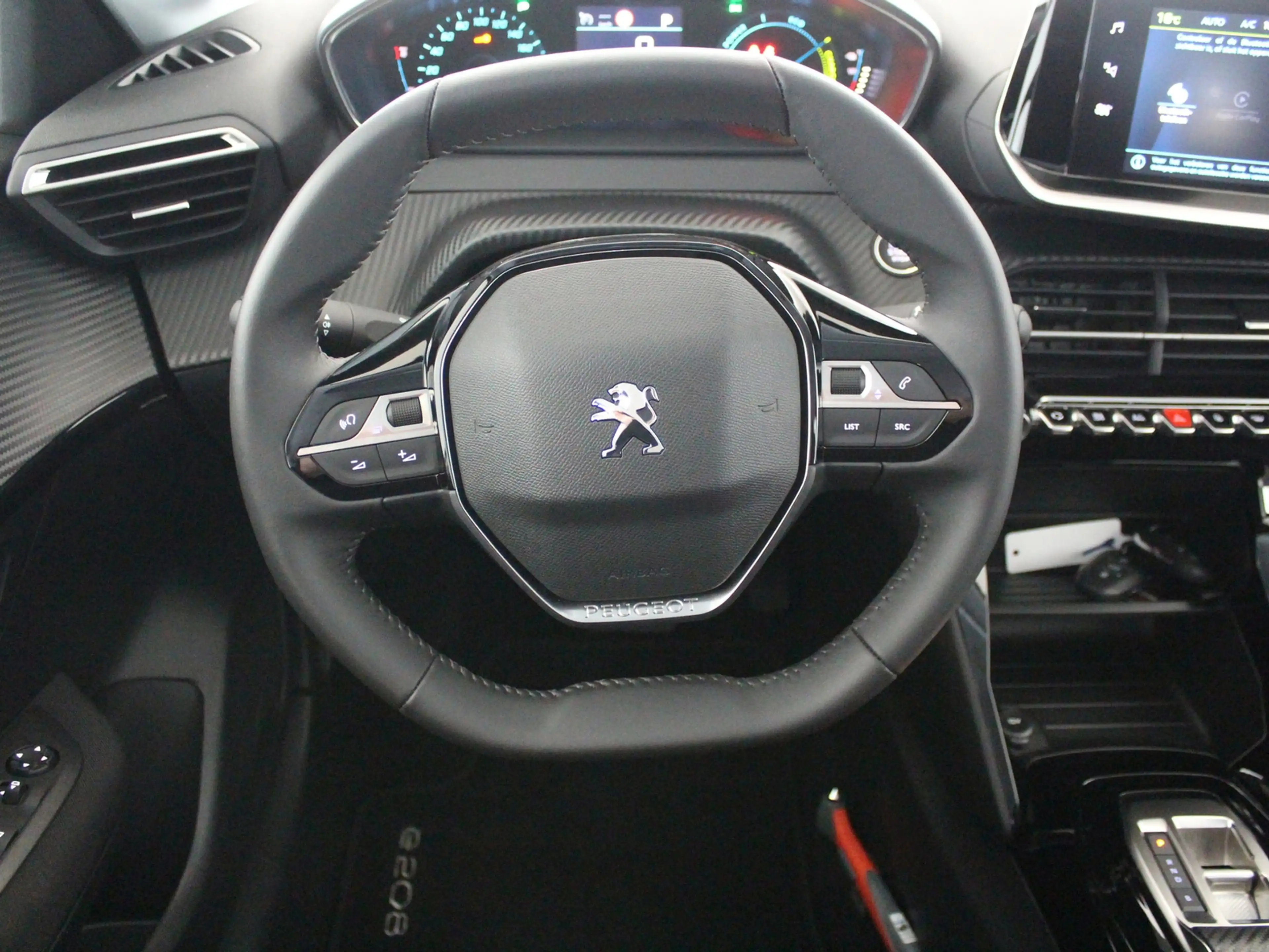 Peugeot e-208 EV Active Pack 50 kWh — photo 8