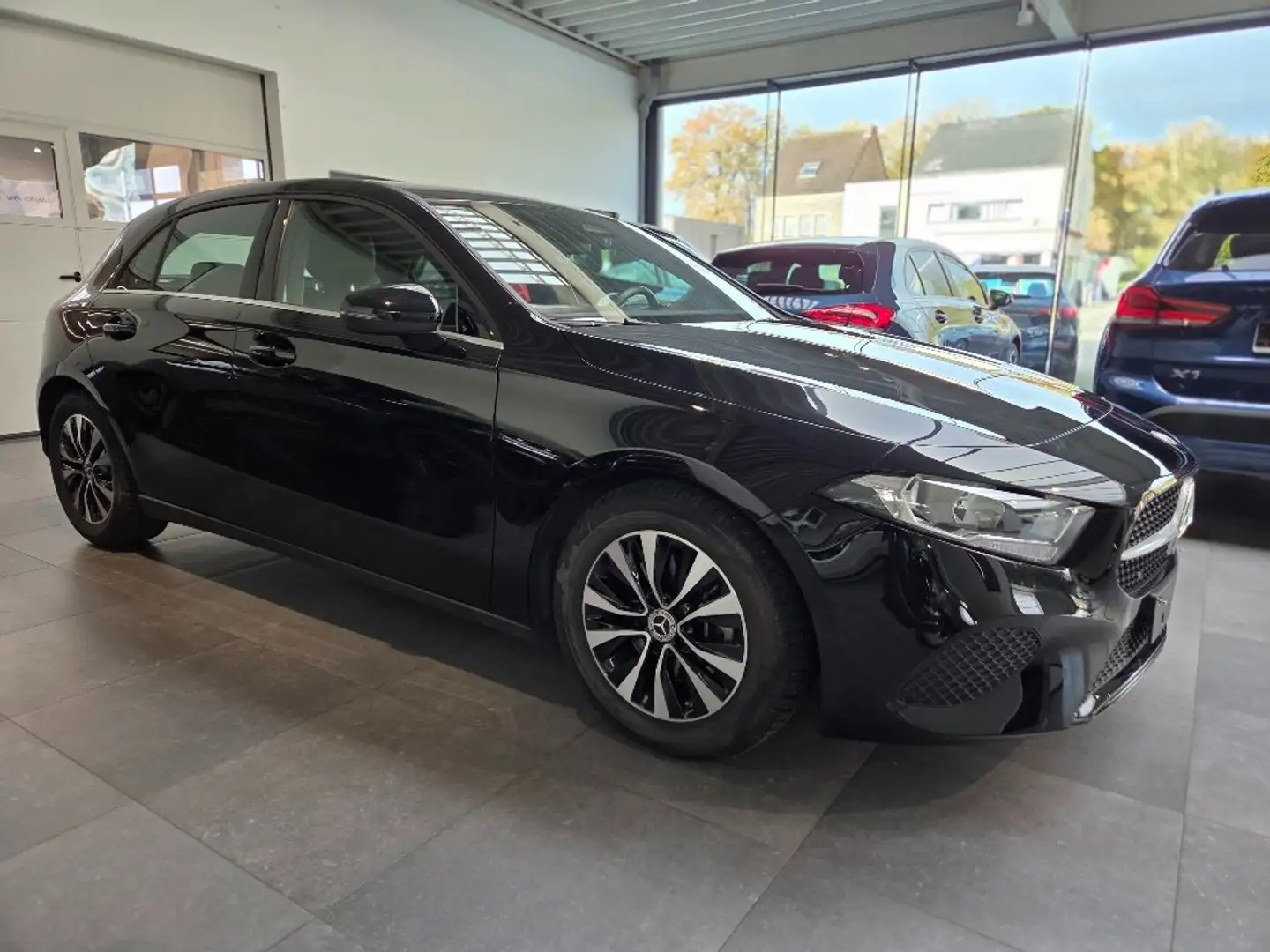 Mercedes-Benz A 180 A 180 d 8G-DCT Entry Noir - 2