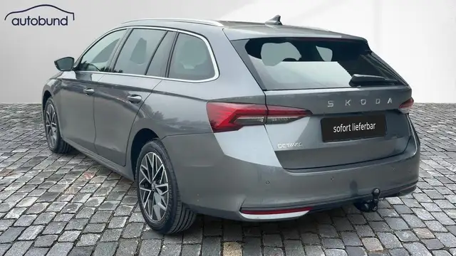 Skoda Octavia view 2