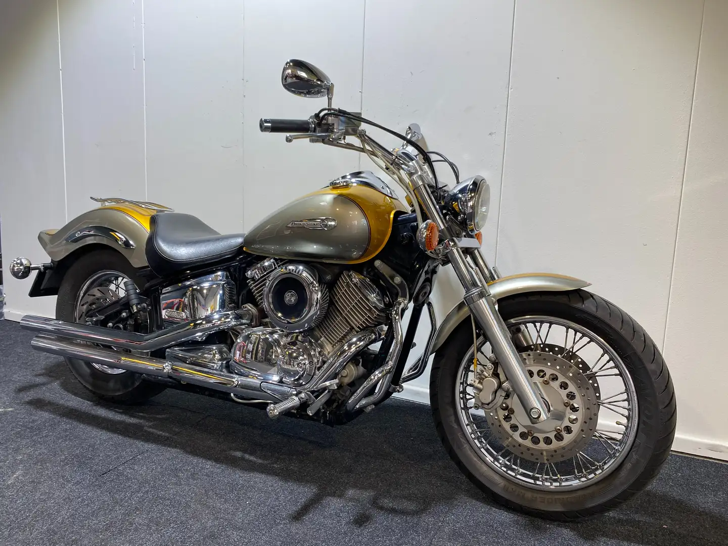 Yamaha XVS 1100 Dragstar Goud - 1