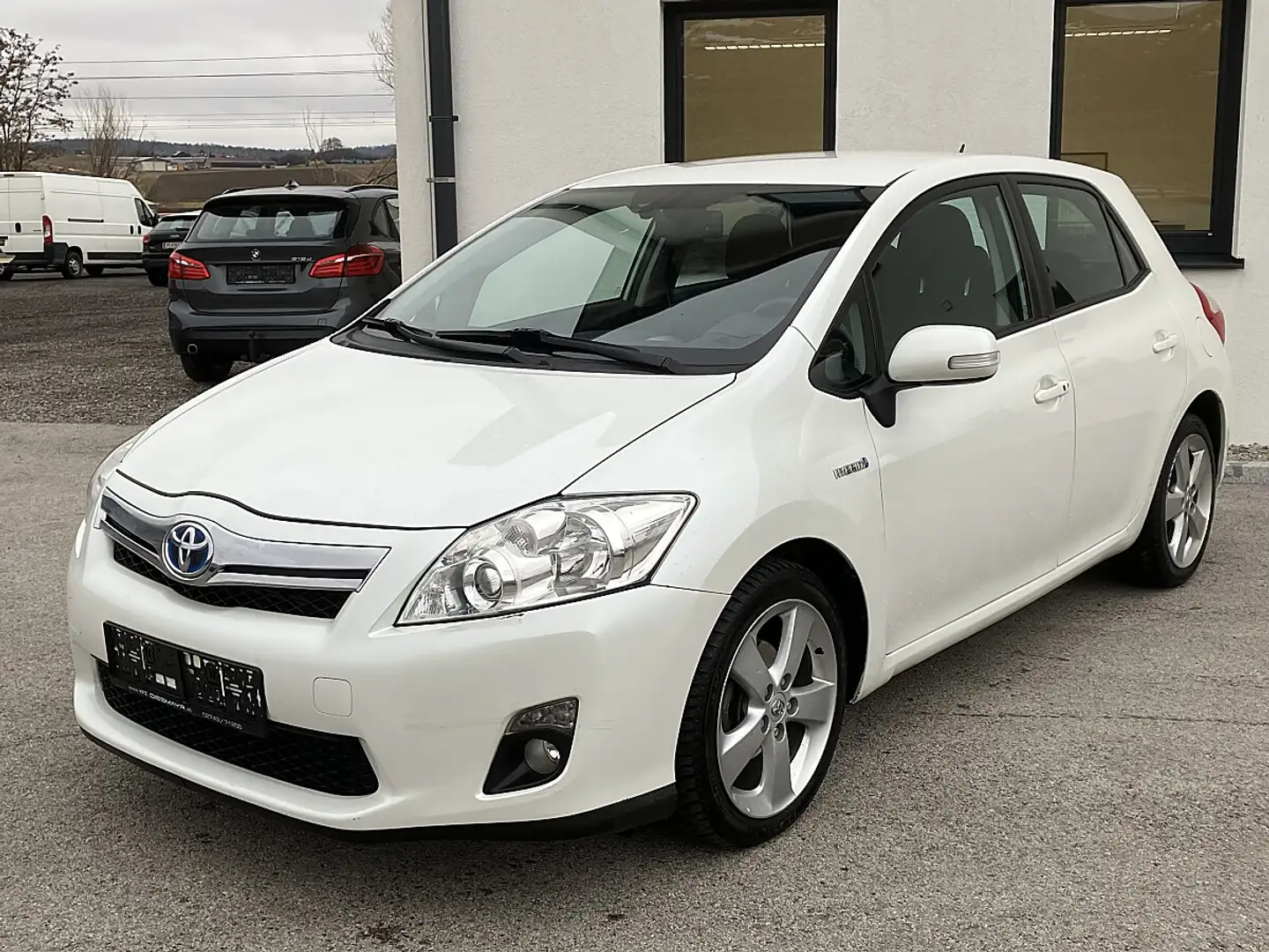 Toyota Auris 1,8 VVT-i Hybrid Premium Weiß - 1