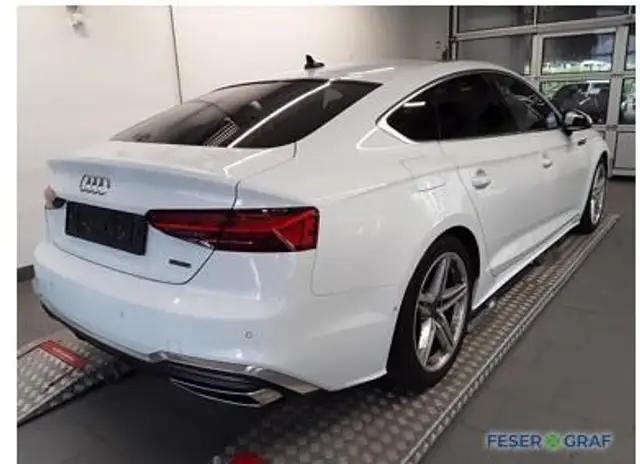 Audi A5 view 11