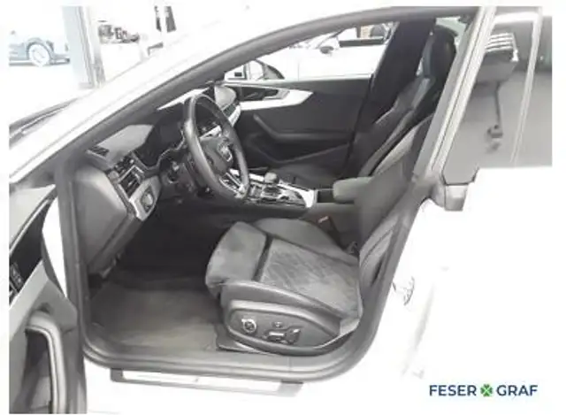 Audi A5 view 4
