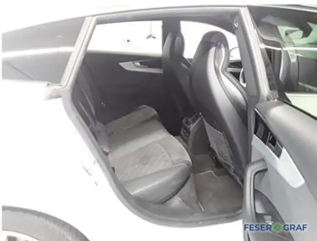Audi A5 view 6