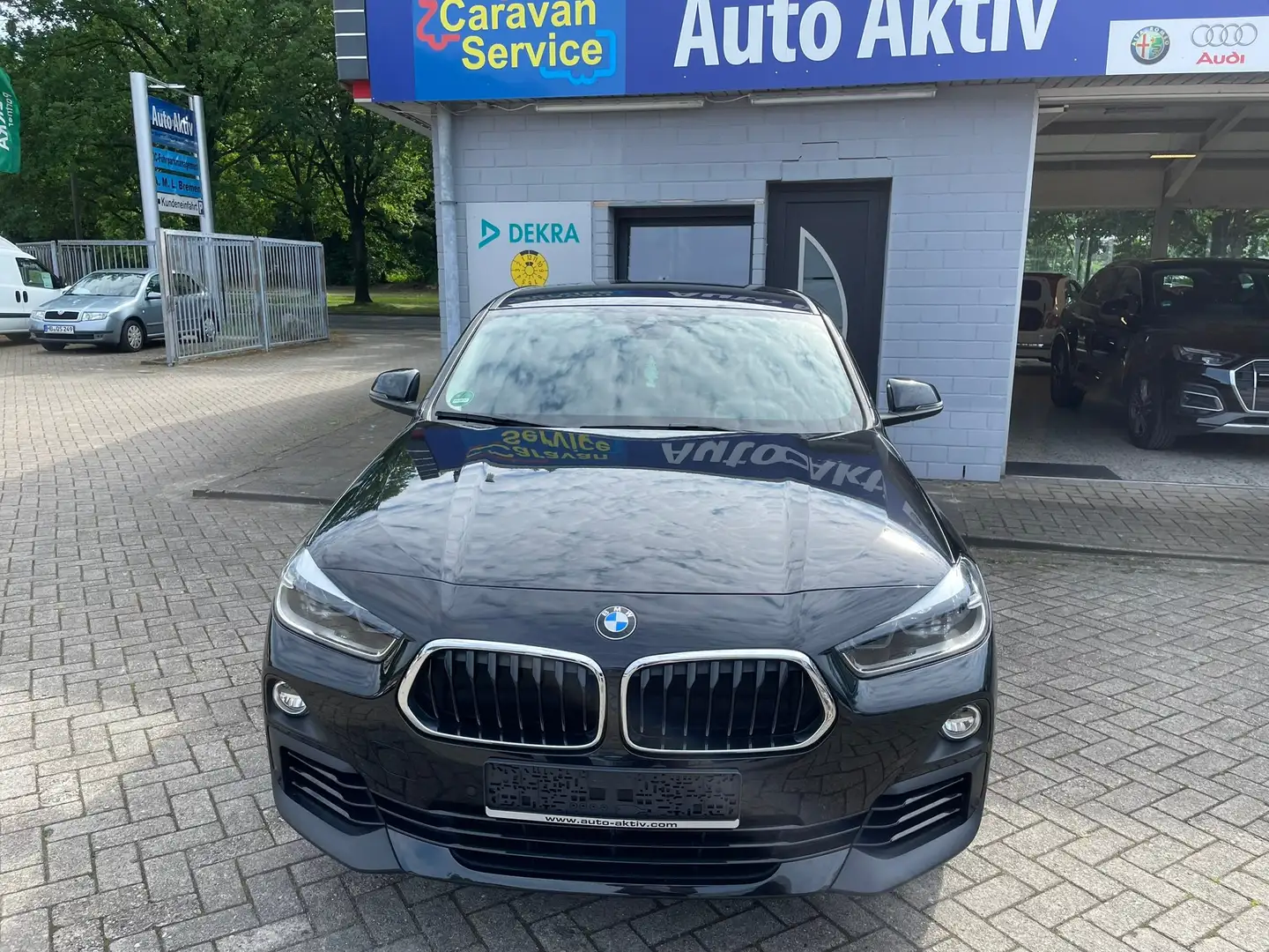 BMW iX2 sDrive 18 i Advantage Чёрный - 1