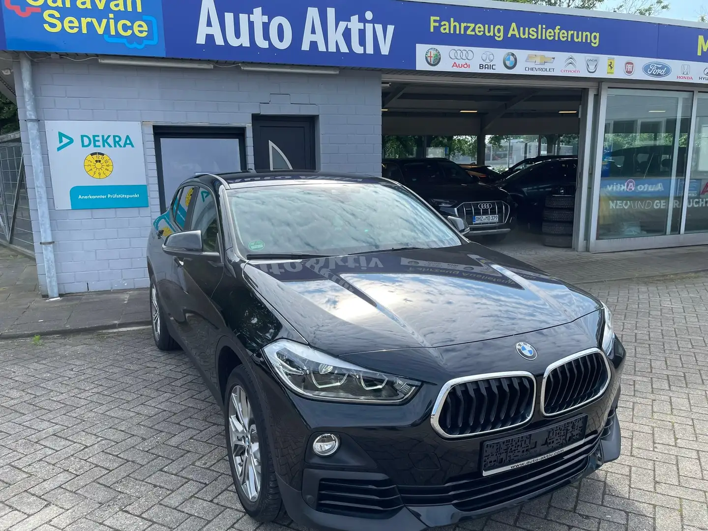 BMW iX2 sDrive 18 i Advantage Чёрный - 2