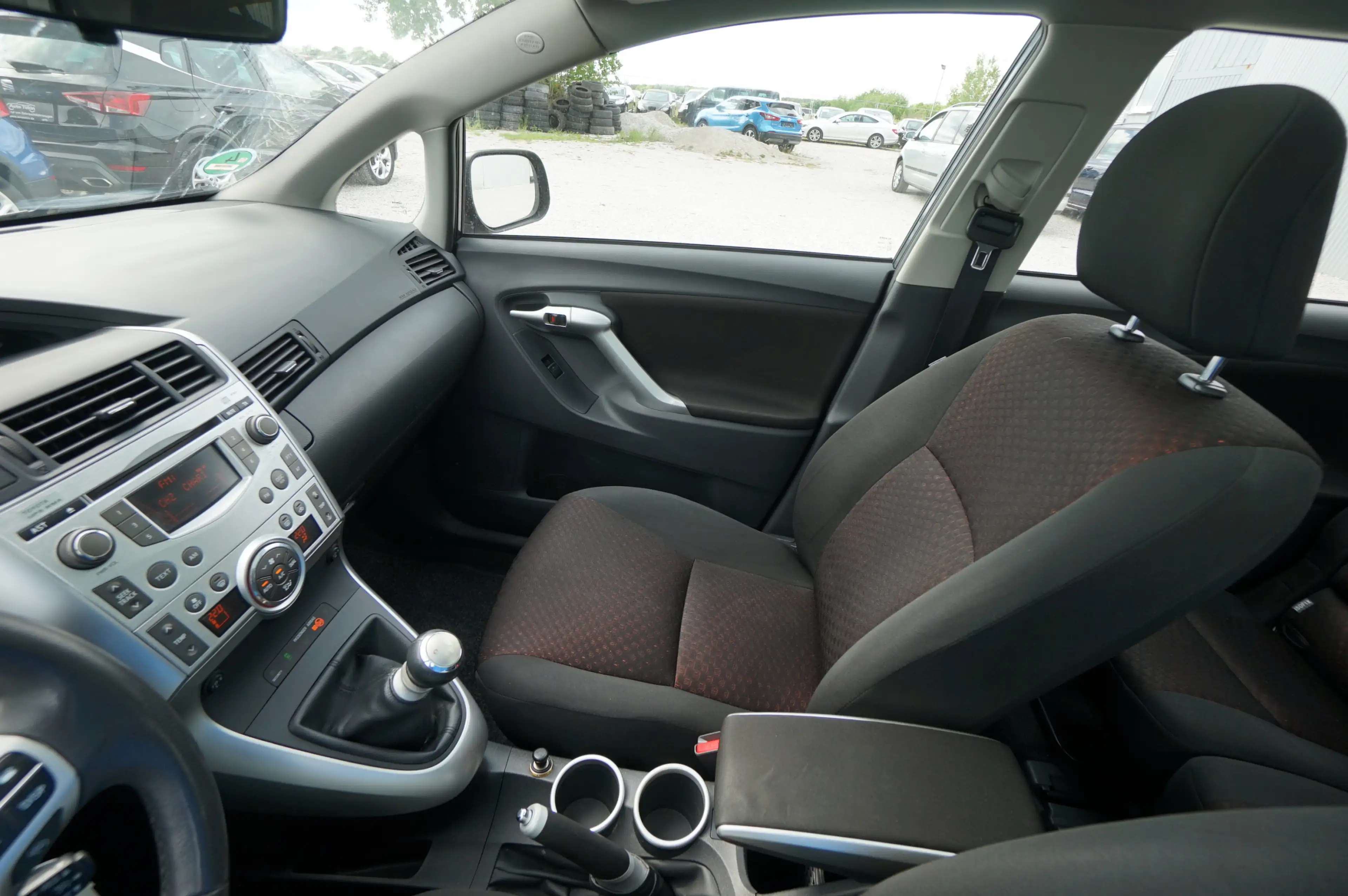Toyota Verso 1.8 Edition |Panorama| |Tempomat| |PDC| — photo 13