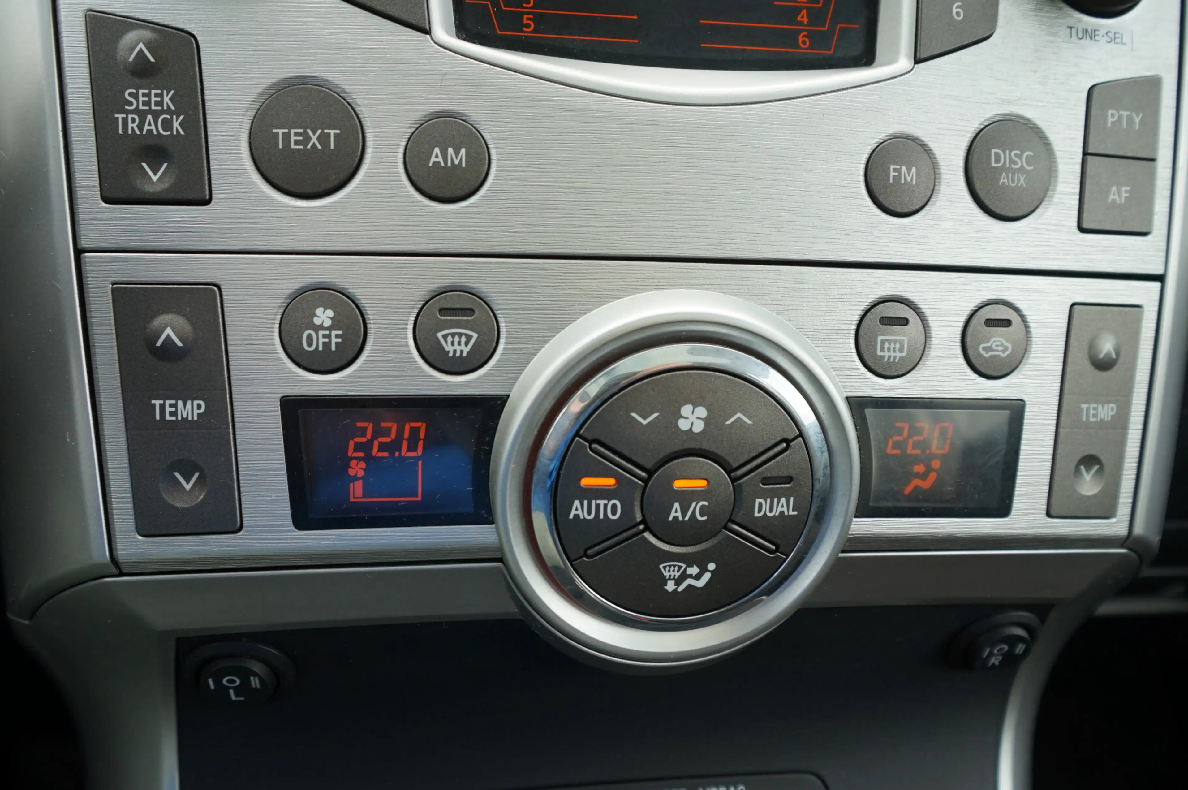 Toyota Verso 1.8 Edition |Panorama| |Tempomat| |PDC| — photo 12