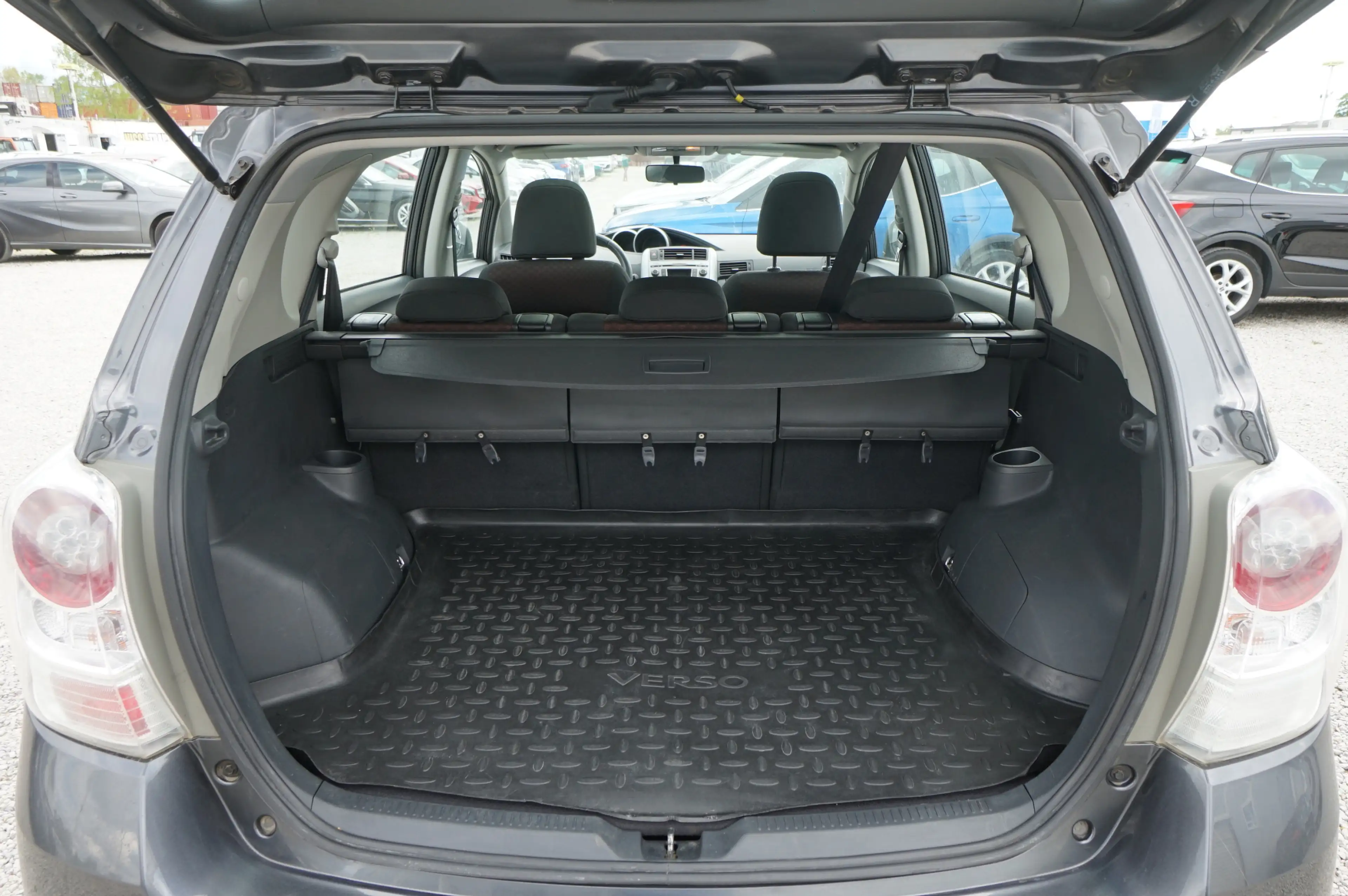 Toyota Verso 1.8 Edition |Panorama| |Tempomat| |PDC| — photo 8