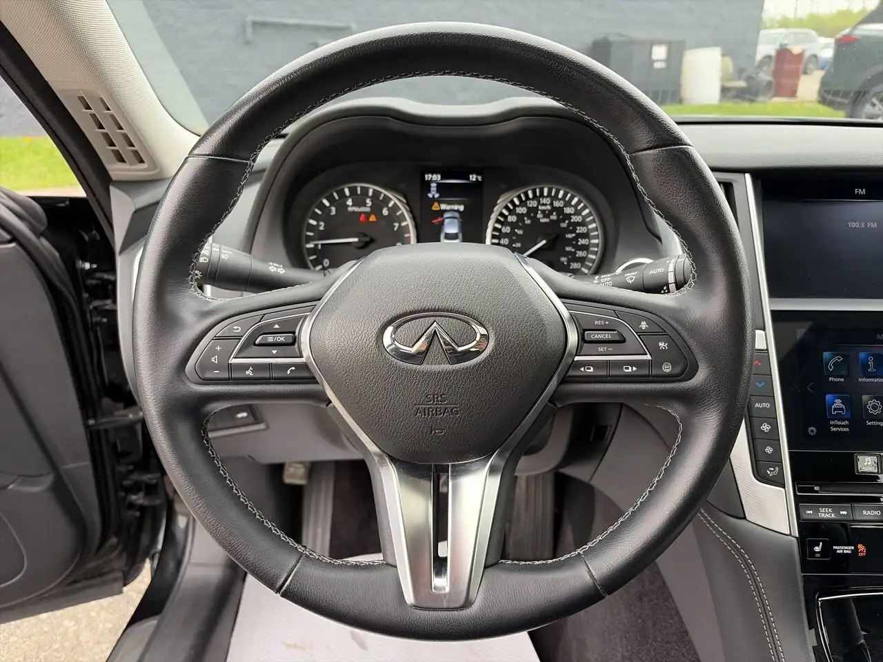 Infiniti Q50 снимка Infiniti Q50