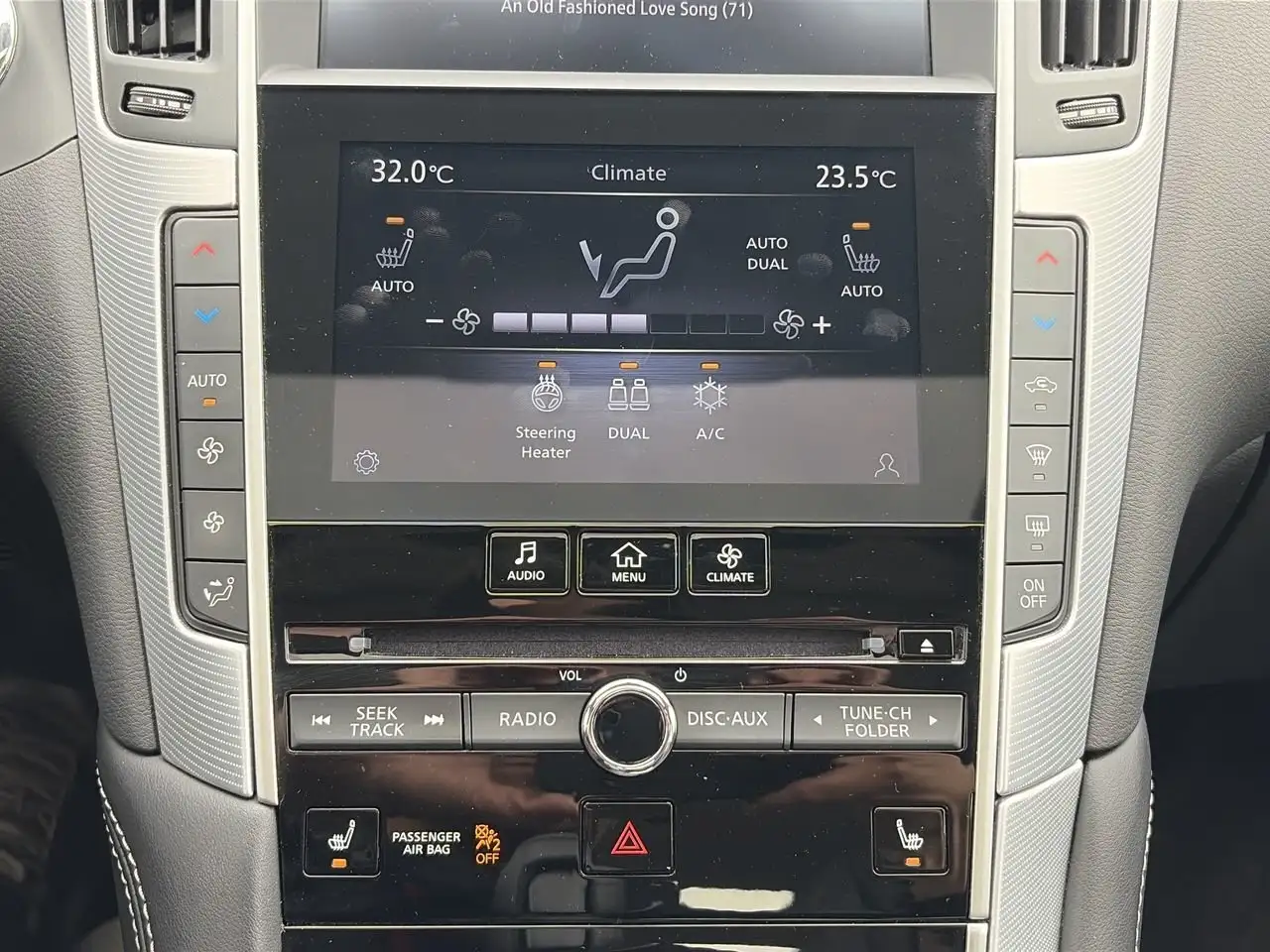 Infiniti Q50 снимка Infiniti Q50