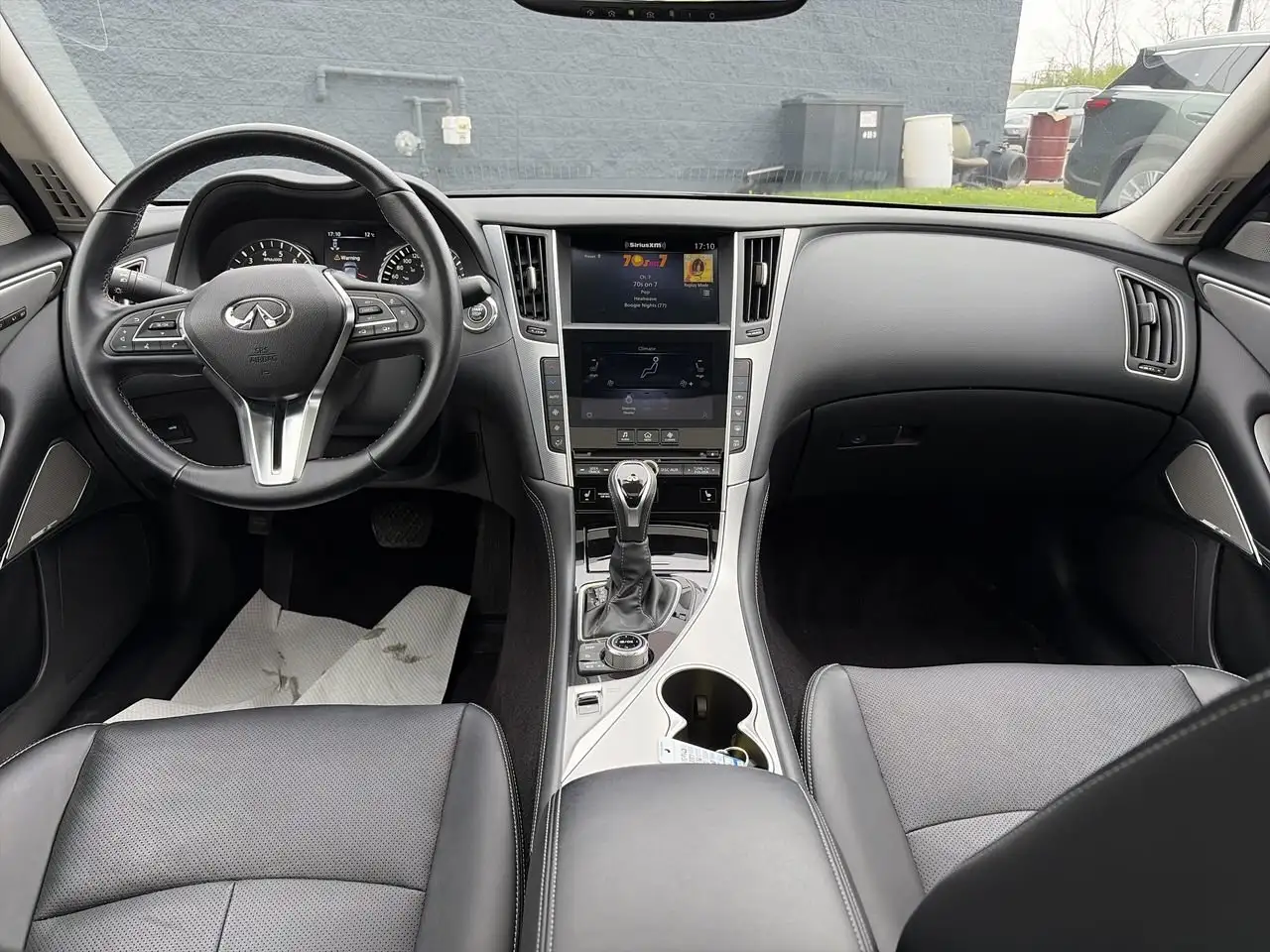 Infiniti Q50 снимка Infiniti Q50