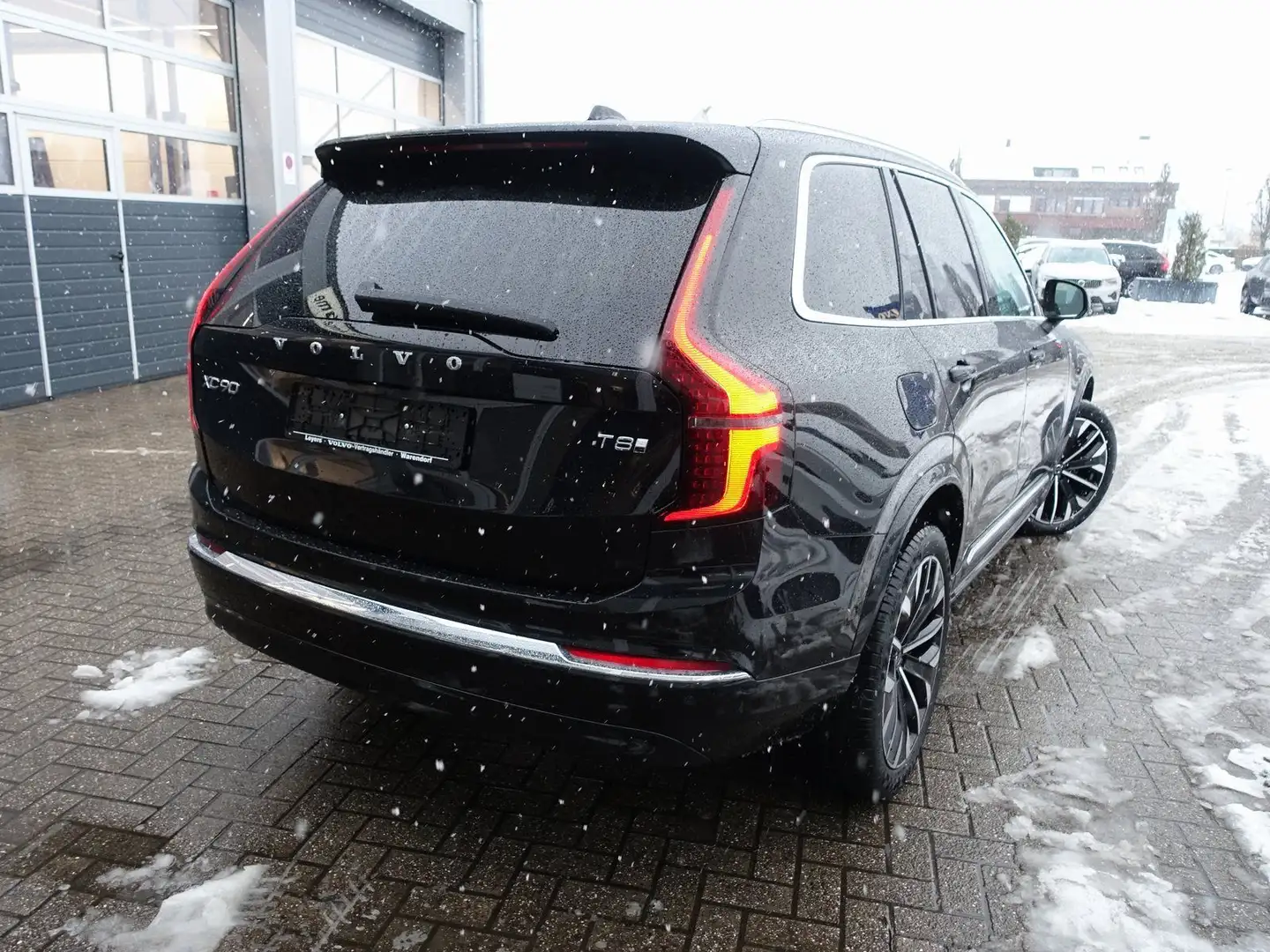 Volvo XC90 Plus Bright T8 AWD Plug-in Hybrid/Pano/360° Schwarz - 2