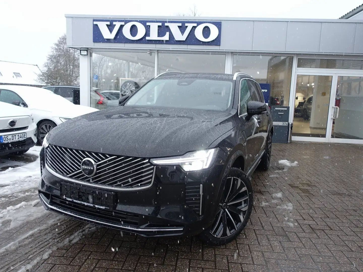 Volvo XC90 Plus Bright T8 AWD Plug-in Hybrid/Pano/360° Schwarz - 1