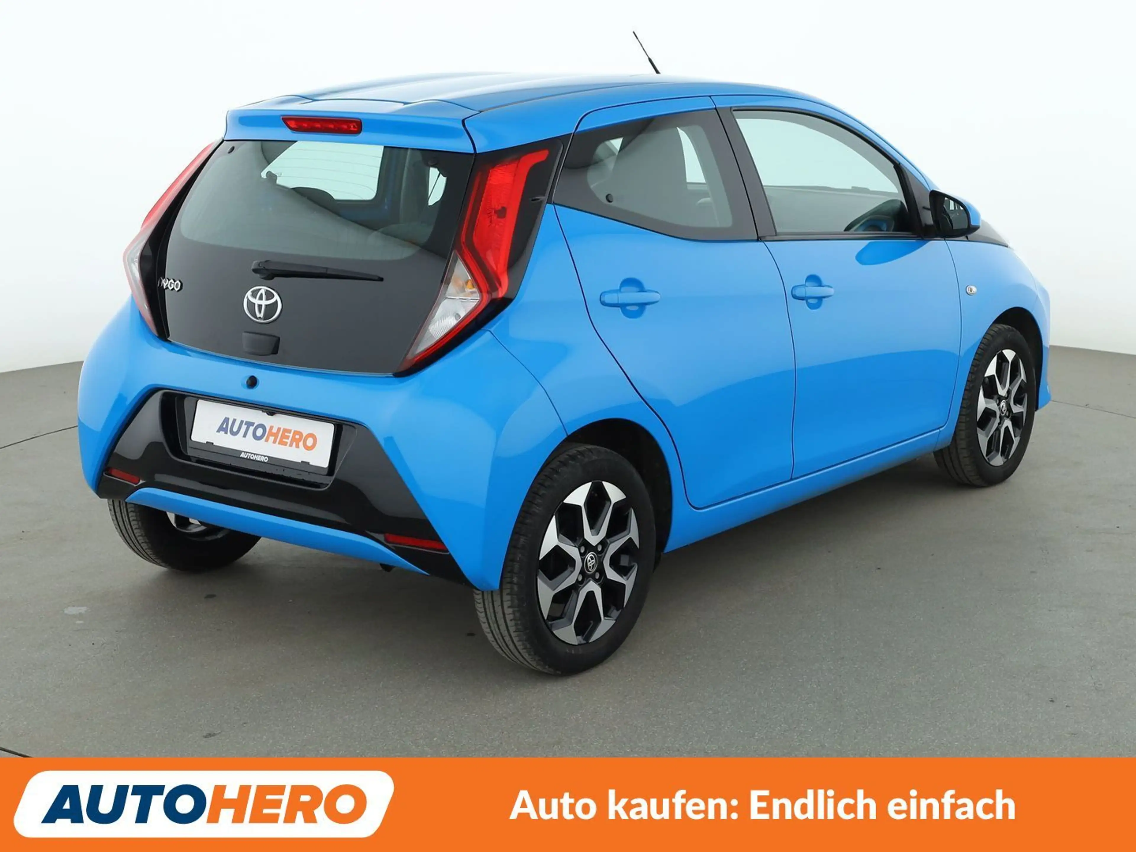 Toyota Aygo 1.0 X-Play club *LIMITER*CAM*ALU*KLIMA* — photo 6