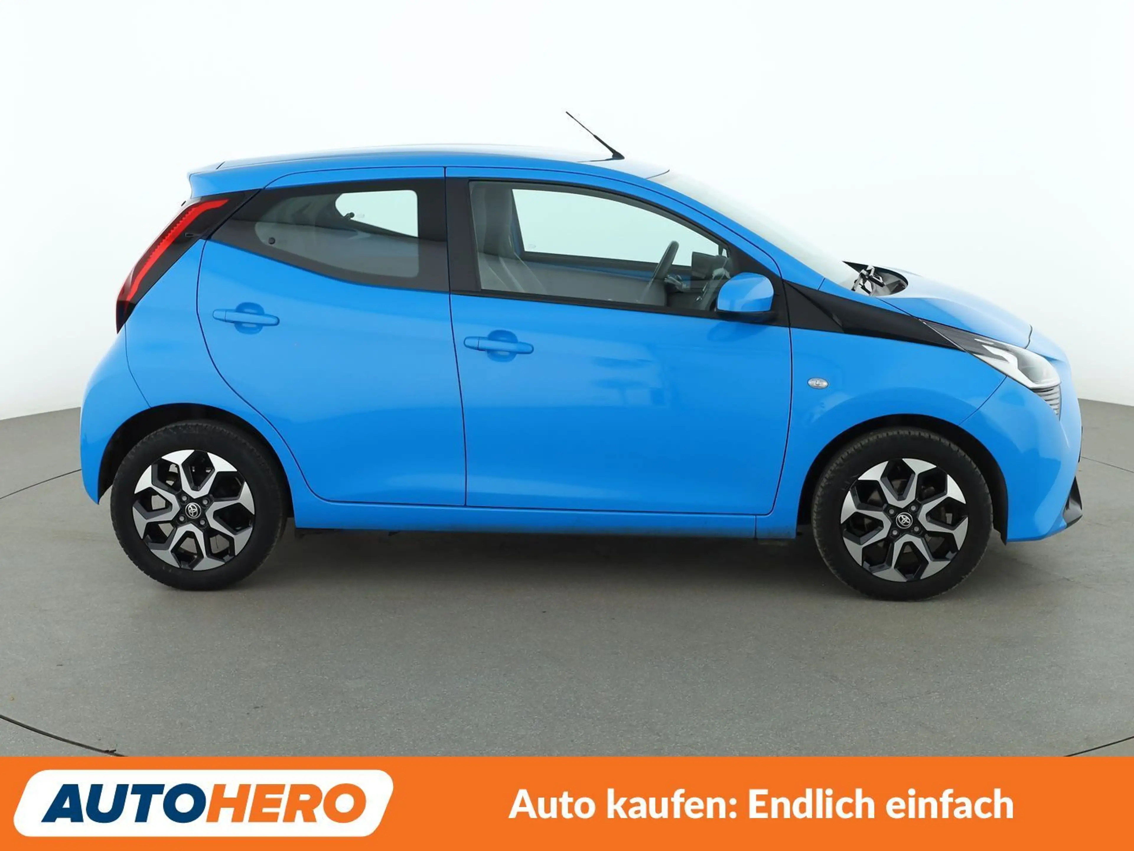 Toyota Aygo 1.0 X-Play club *LIMITER*CAM*ALU*KLIMA* — photo 7