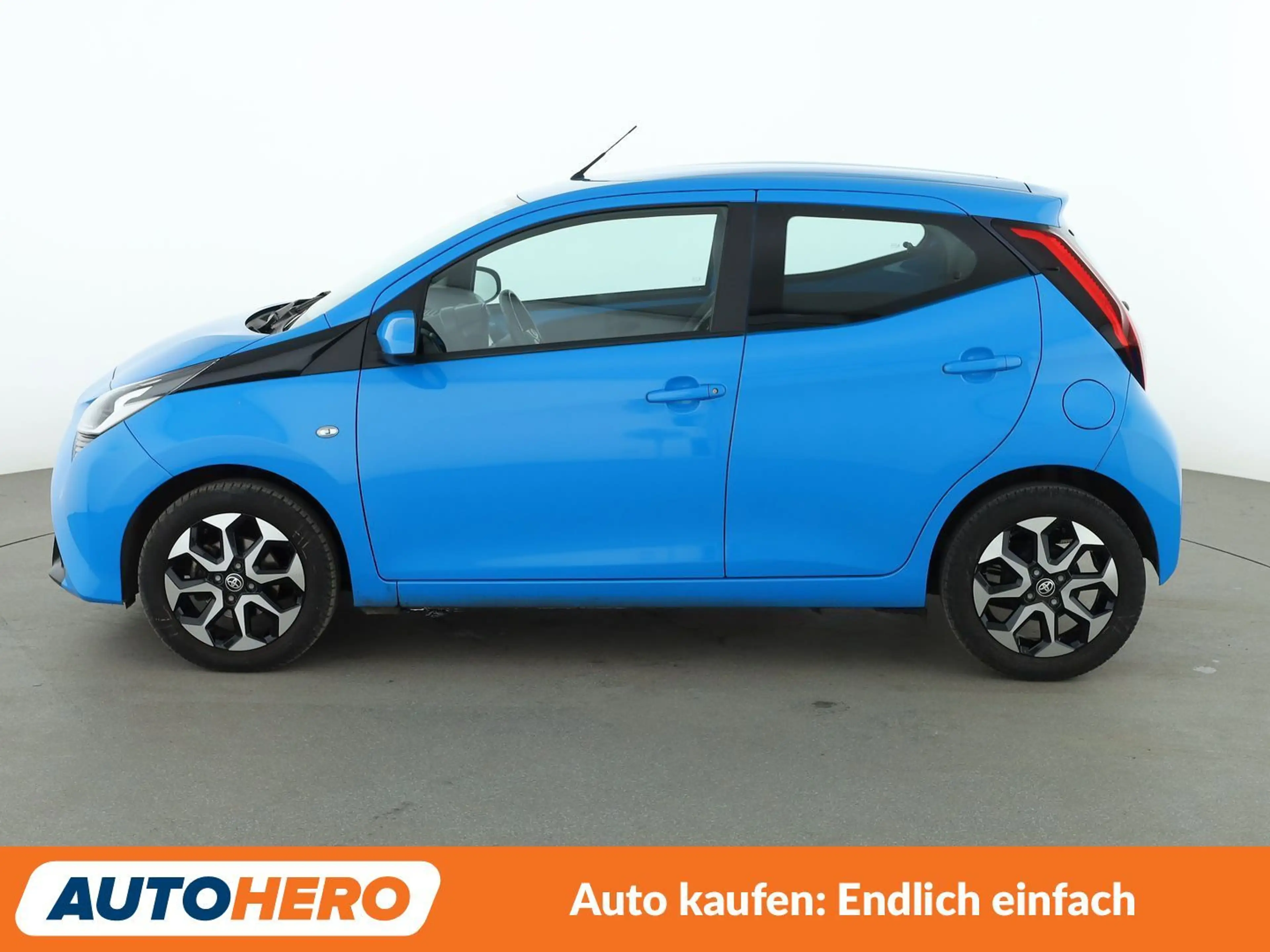 Toyota Aygo 1.0 X-Play club *LIMITER*CAM*ALU*KLIMA* — photo 3