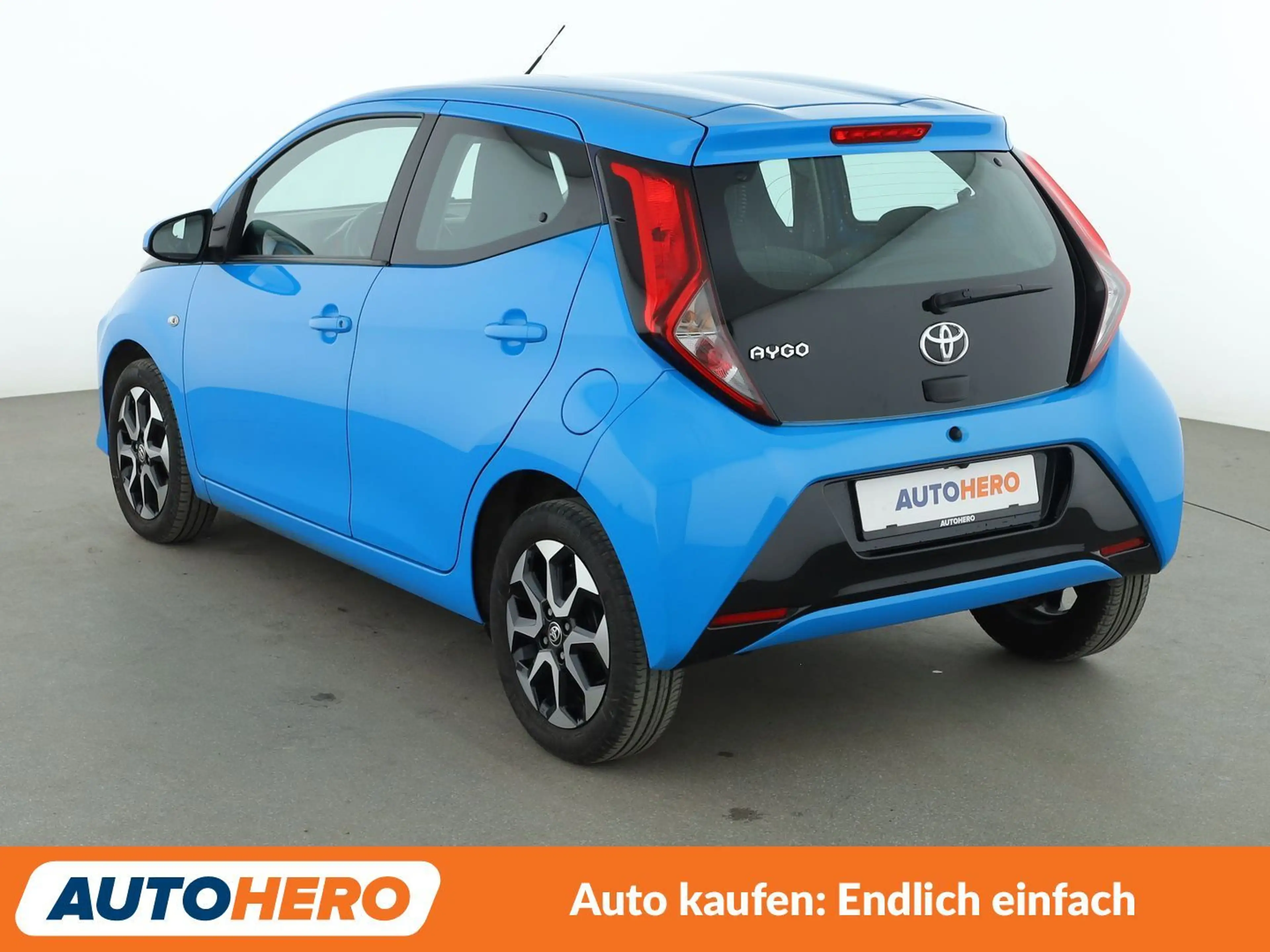 Toyota Aygo 1.0 X-Play club *LIMITER*CAM*ALU*KLIMA* — photo 4