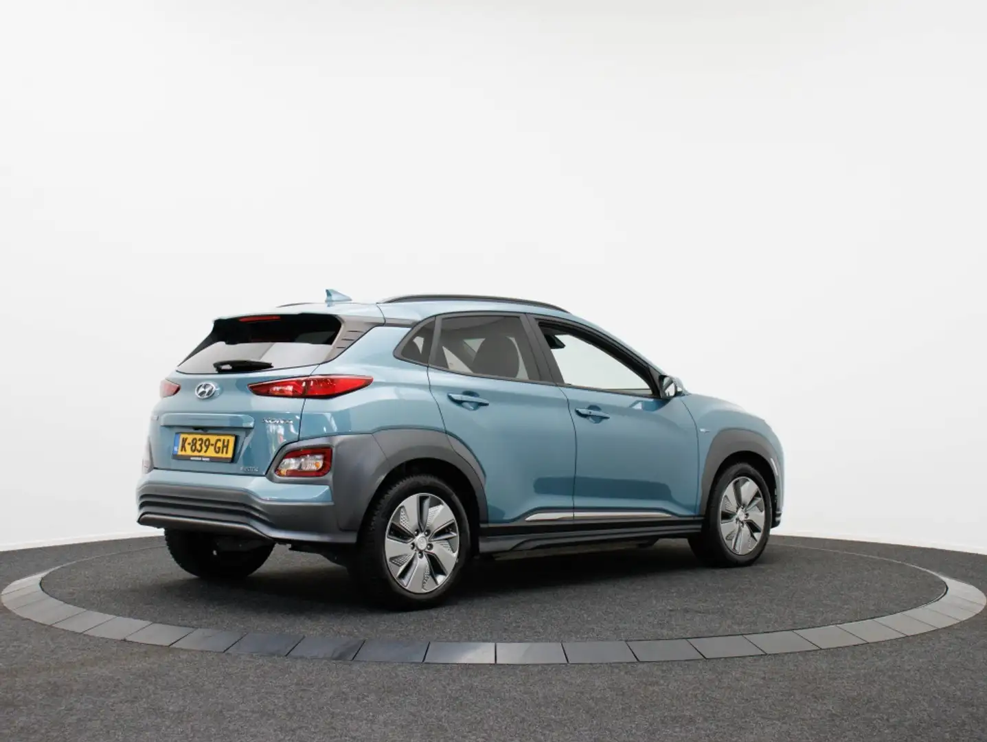 Hyundai KONA EV Premium 64 kWh | SOH 91,1% | Warmtepomp | Adapt Bleu - 2